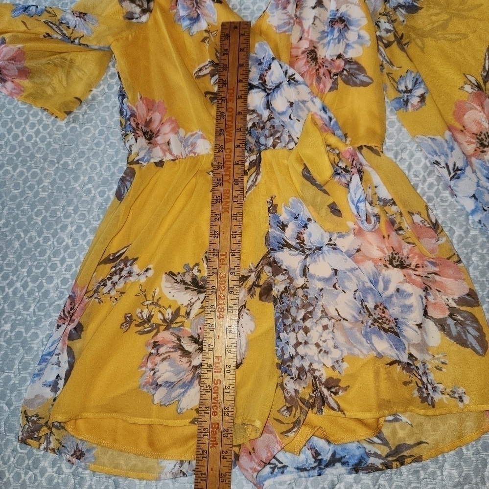 Baileyblue Floral Romper Size L. - Picture 2 of 9